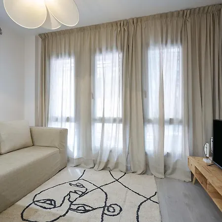 Picasso Con Patio Trasero *
